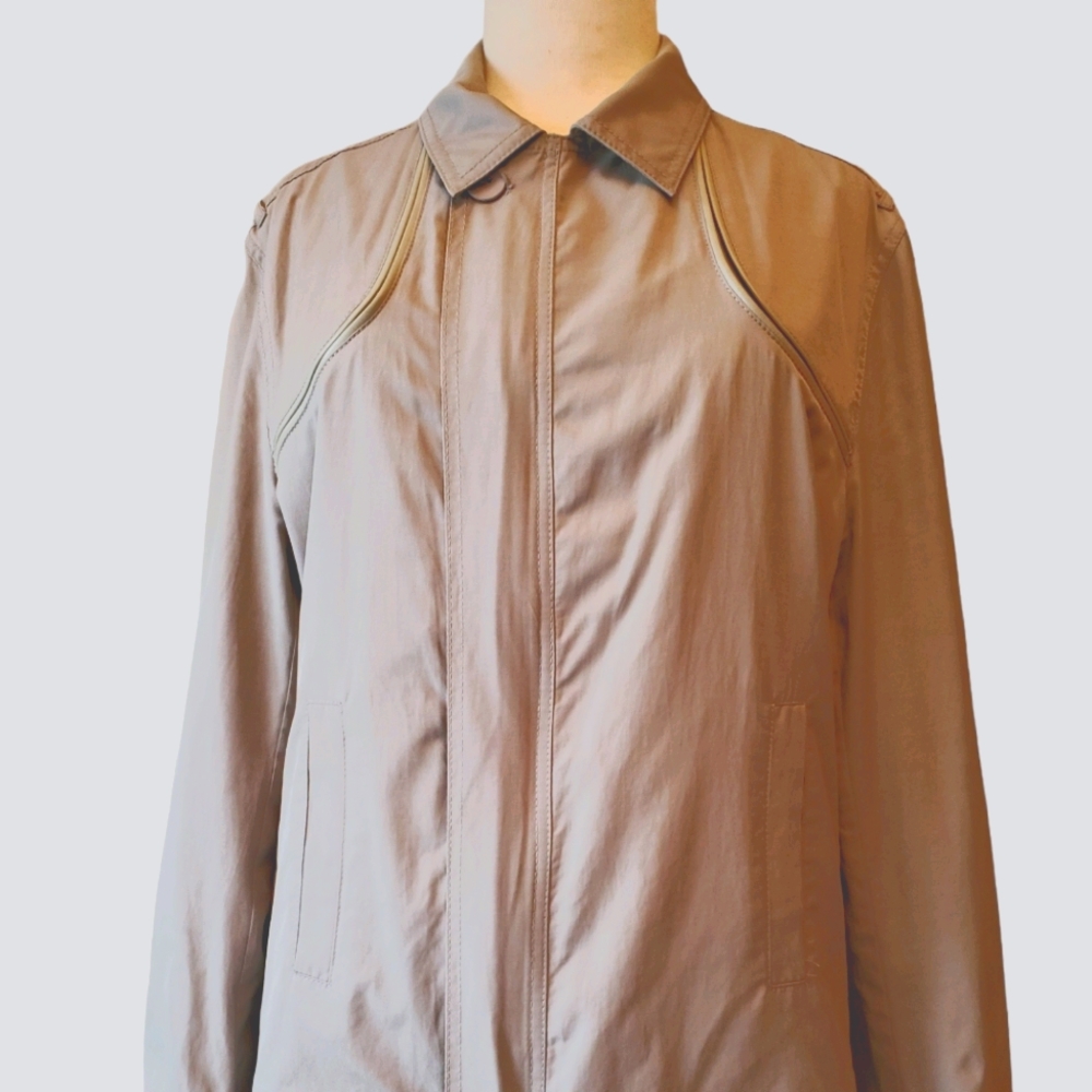 Waterproof/windbreaker jacket
